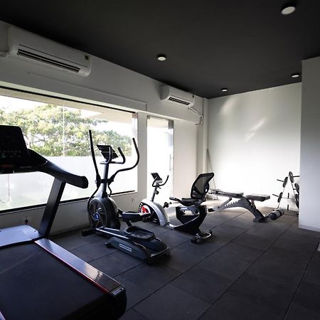 Freesia Residency By Express Inn - Нави Мумбай Екстериор снимка