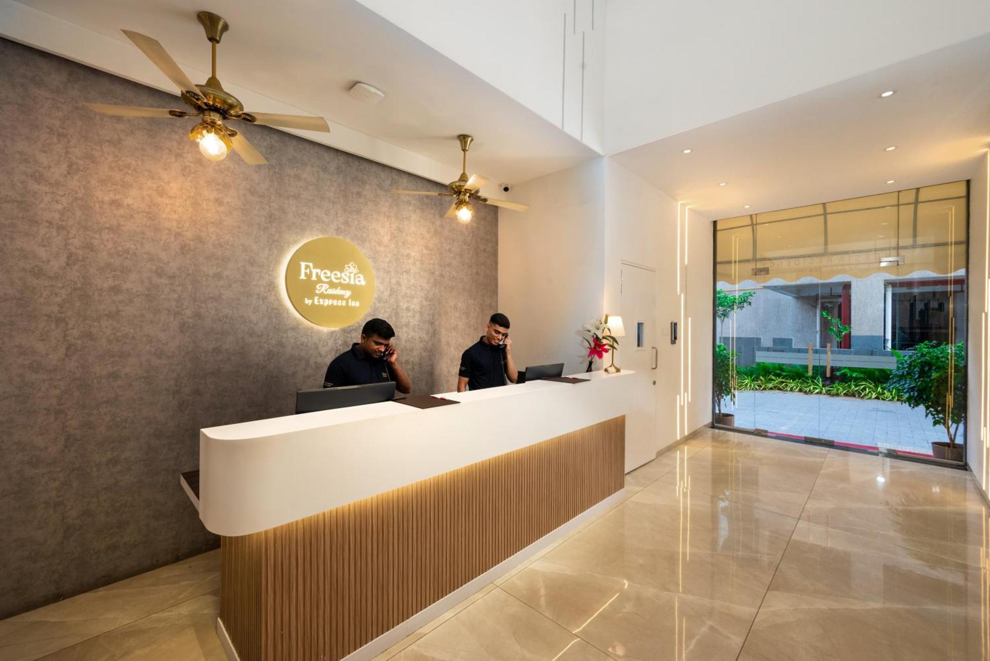 Freesia Residency By Express Inn - Нави Мумбай Екстериор снимка