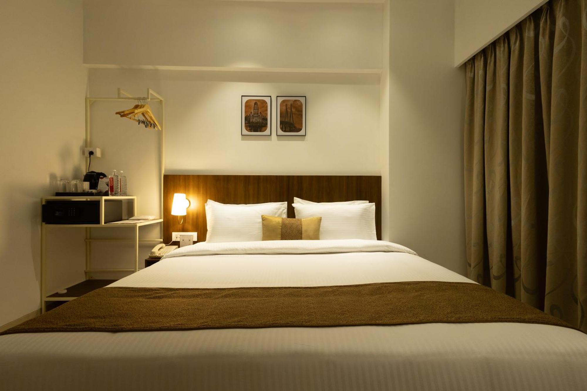 Freesia Residency By Express Inn - Нави Мумбай Екстериор снимка