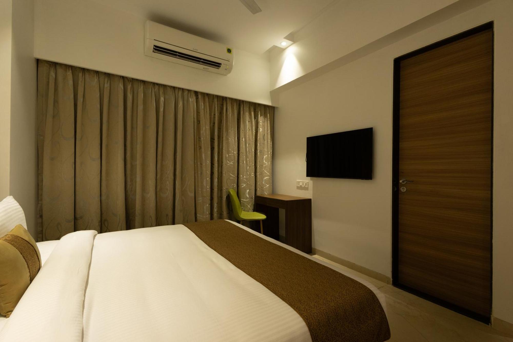 Freesia Residency By Express Inn - Нави Мумбай Екстериор снимка