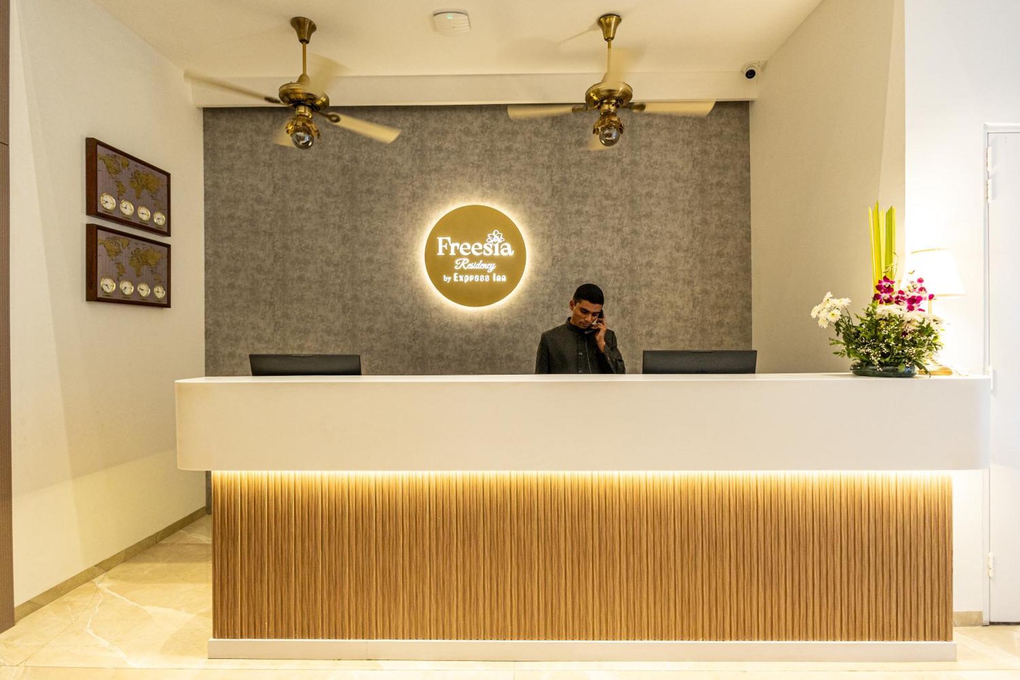 Freesia Residency By Express Inn - Нави Мумбай Екстериор снимка