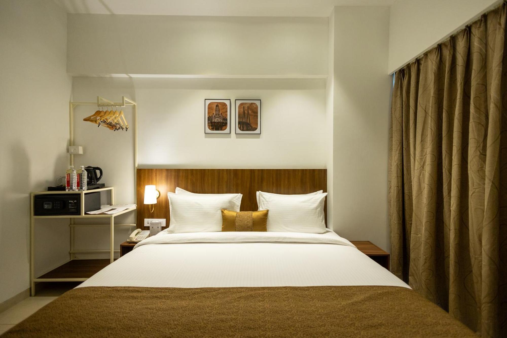 Freesia Residency By Express Inn - Нави Мумбай Екстериор снимка