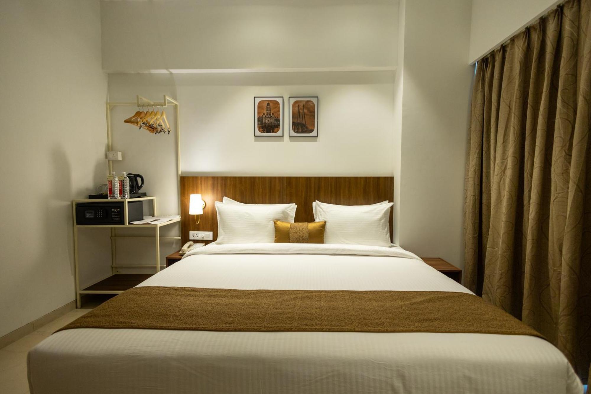 Freesia Residency By Express Inn - Нави Мумбай Екстериор снимка